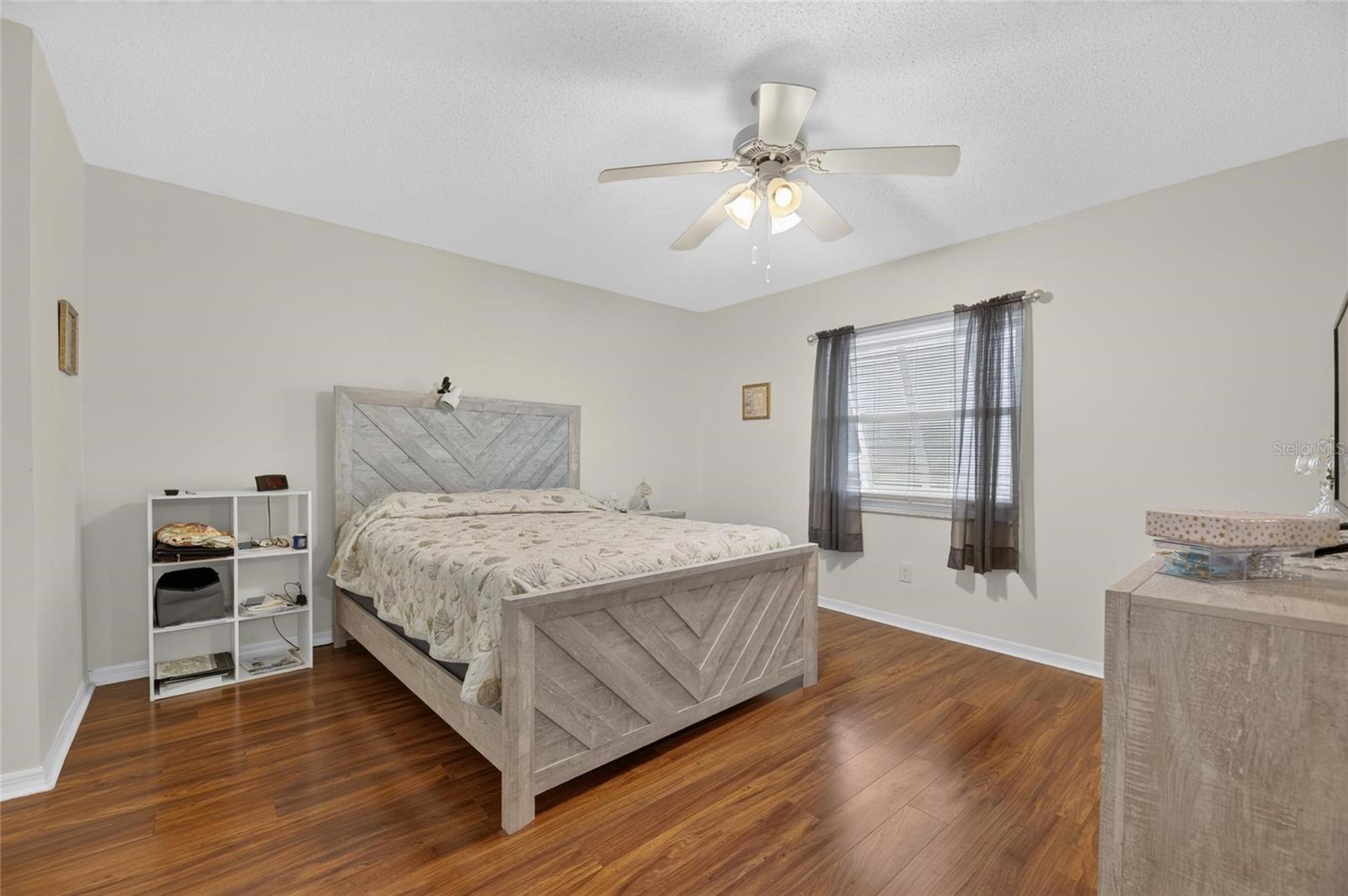 907 BLUEWATER DR — photo 26