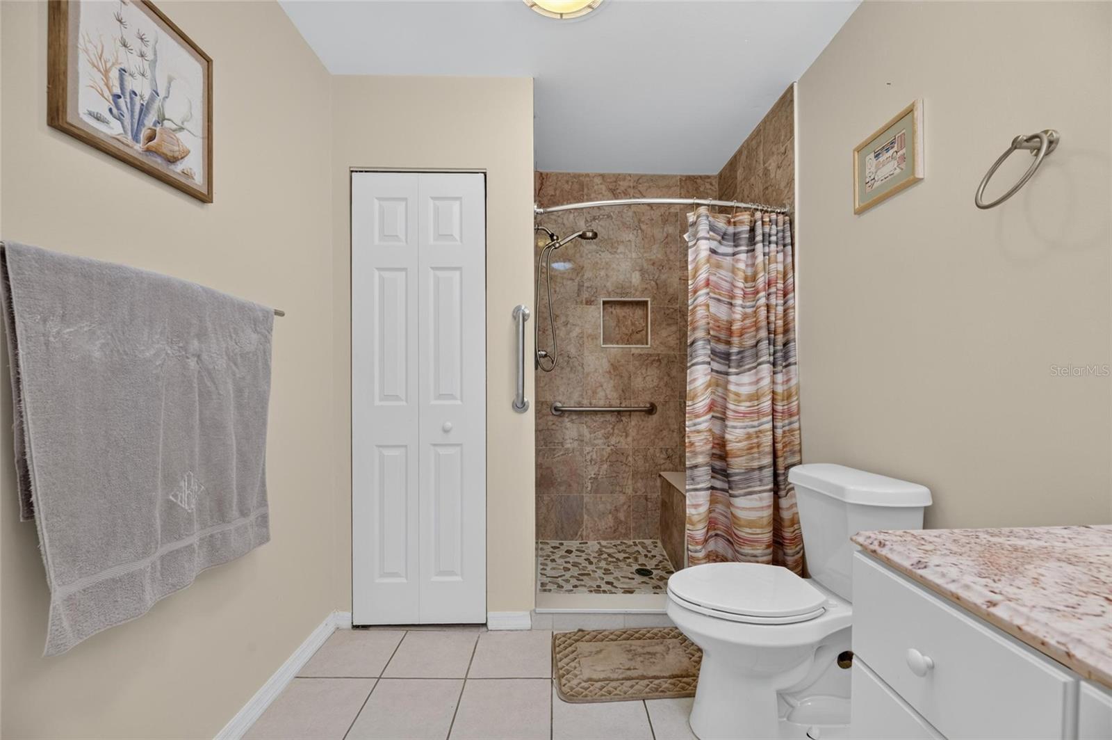 907 BLUEWATER DR — photo 29