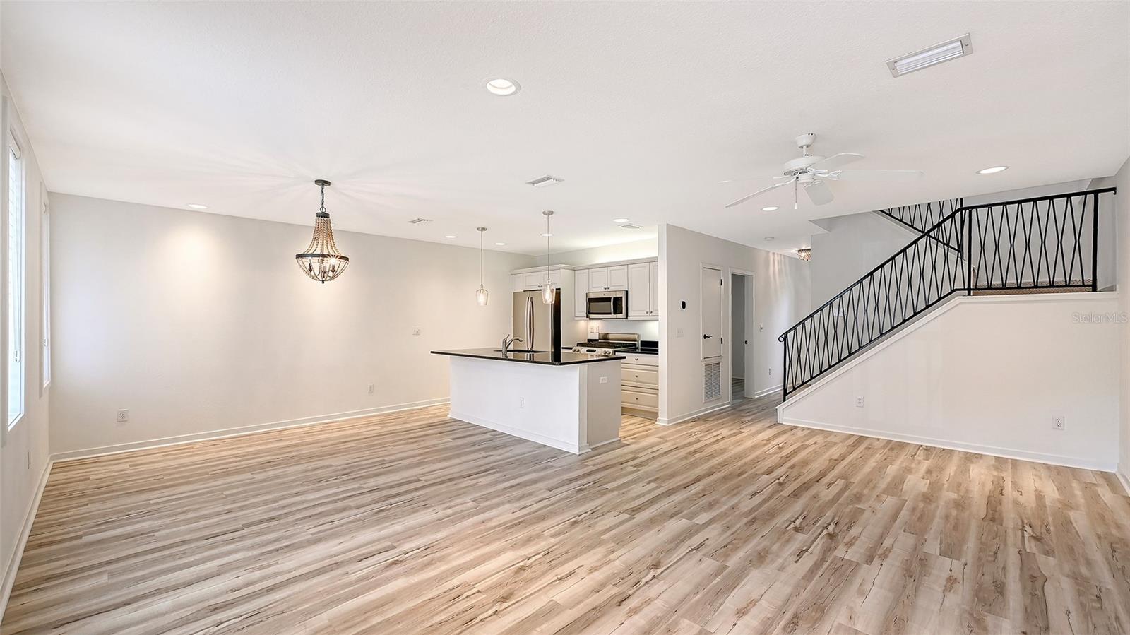 1685 LAUREL ST #3 — photo 10