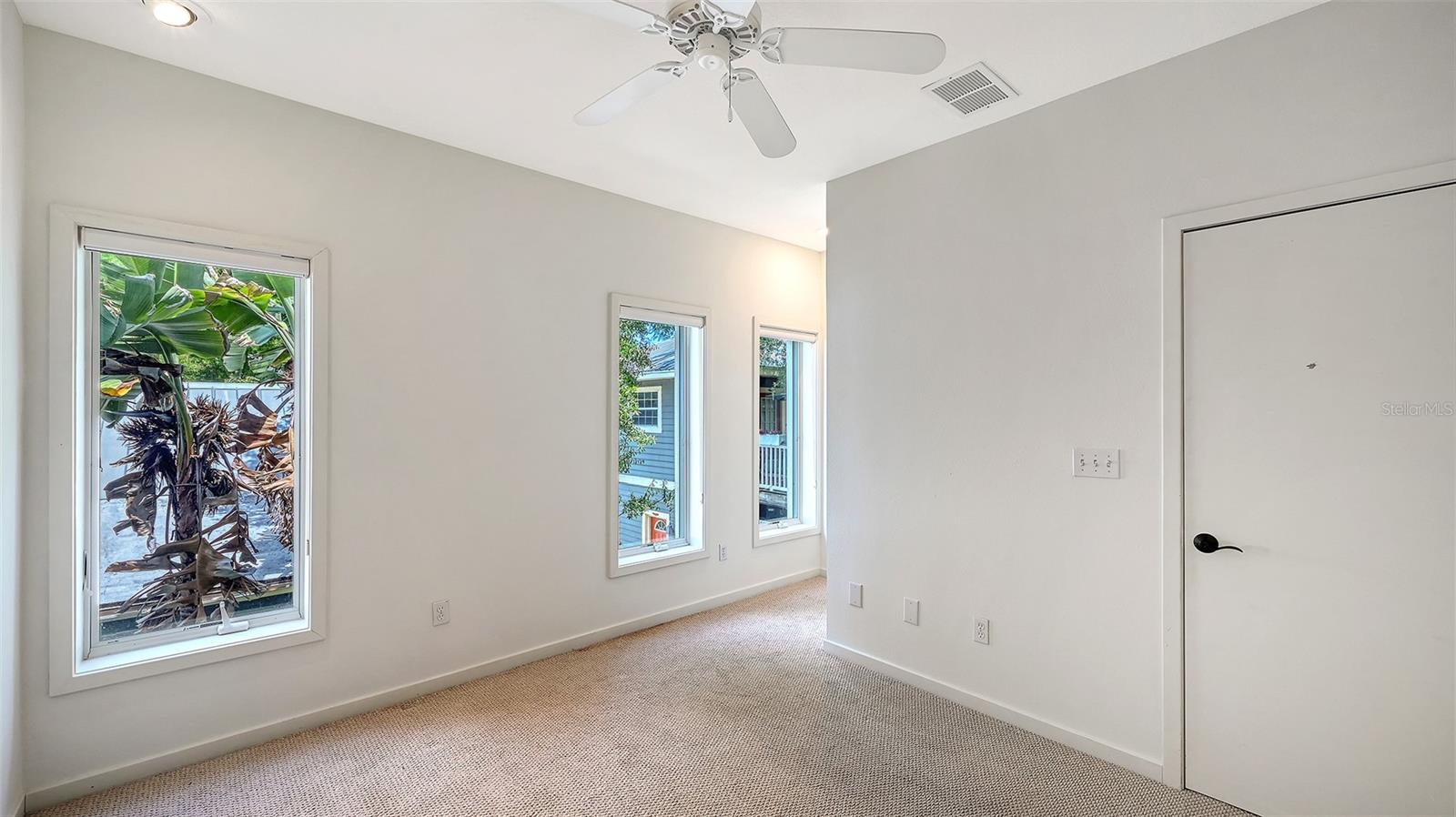 1685 LAUREL ST #3 — photo 24