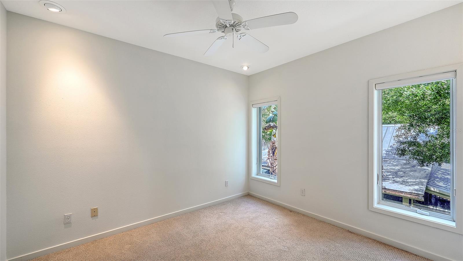 1685 LAUREL ST #3 — photo 23