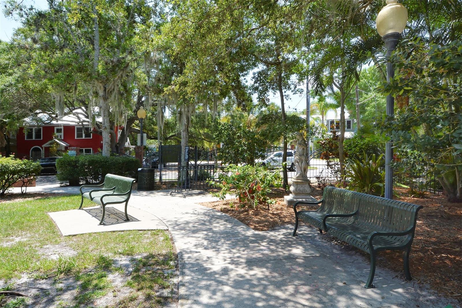 1685 LAUREL ST #3 — photo 34