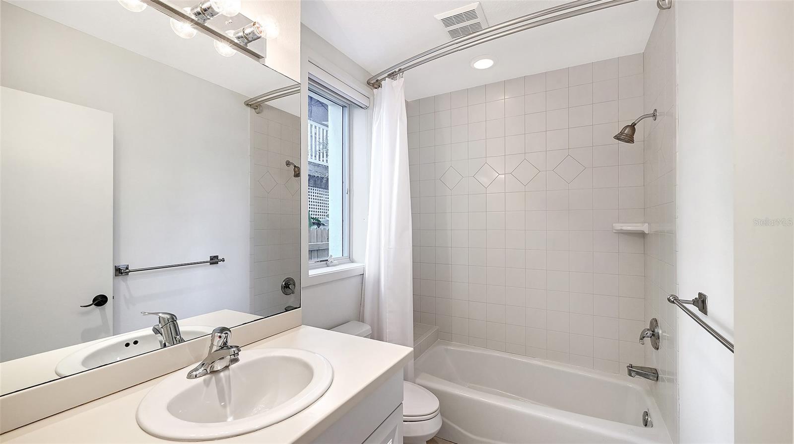 1685 LAUREL ST #3 — photo 15