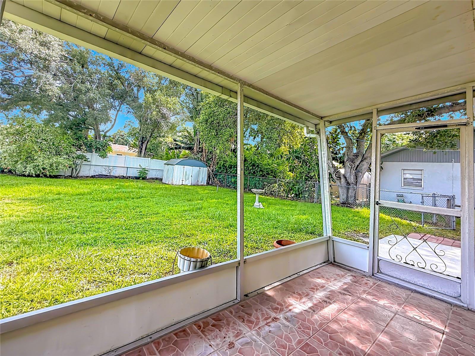 105 JUDY LEE DR — photo 29