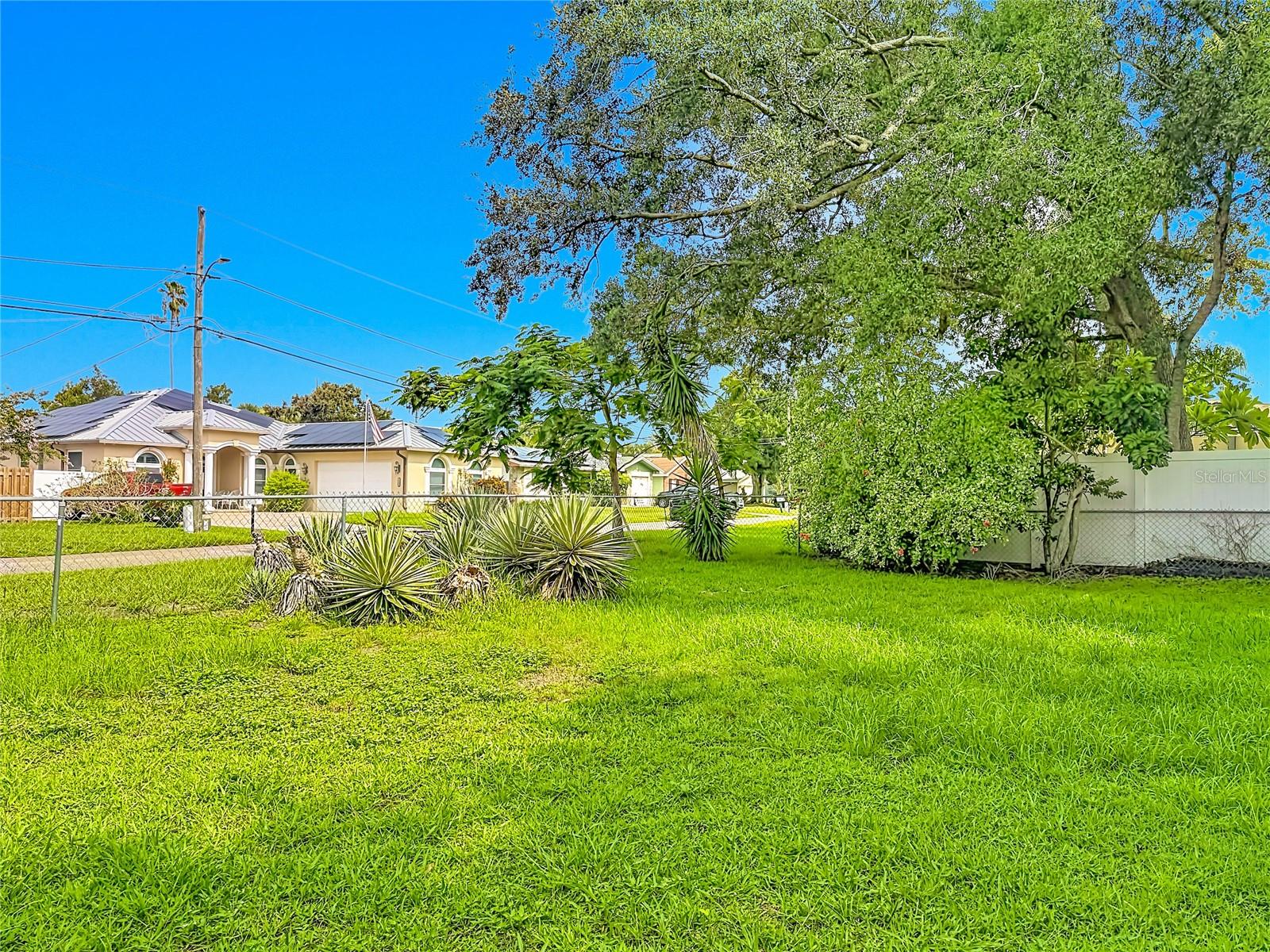 105 JUDY LEE DR — photo 32