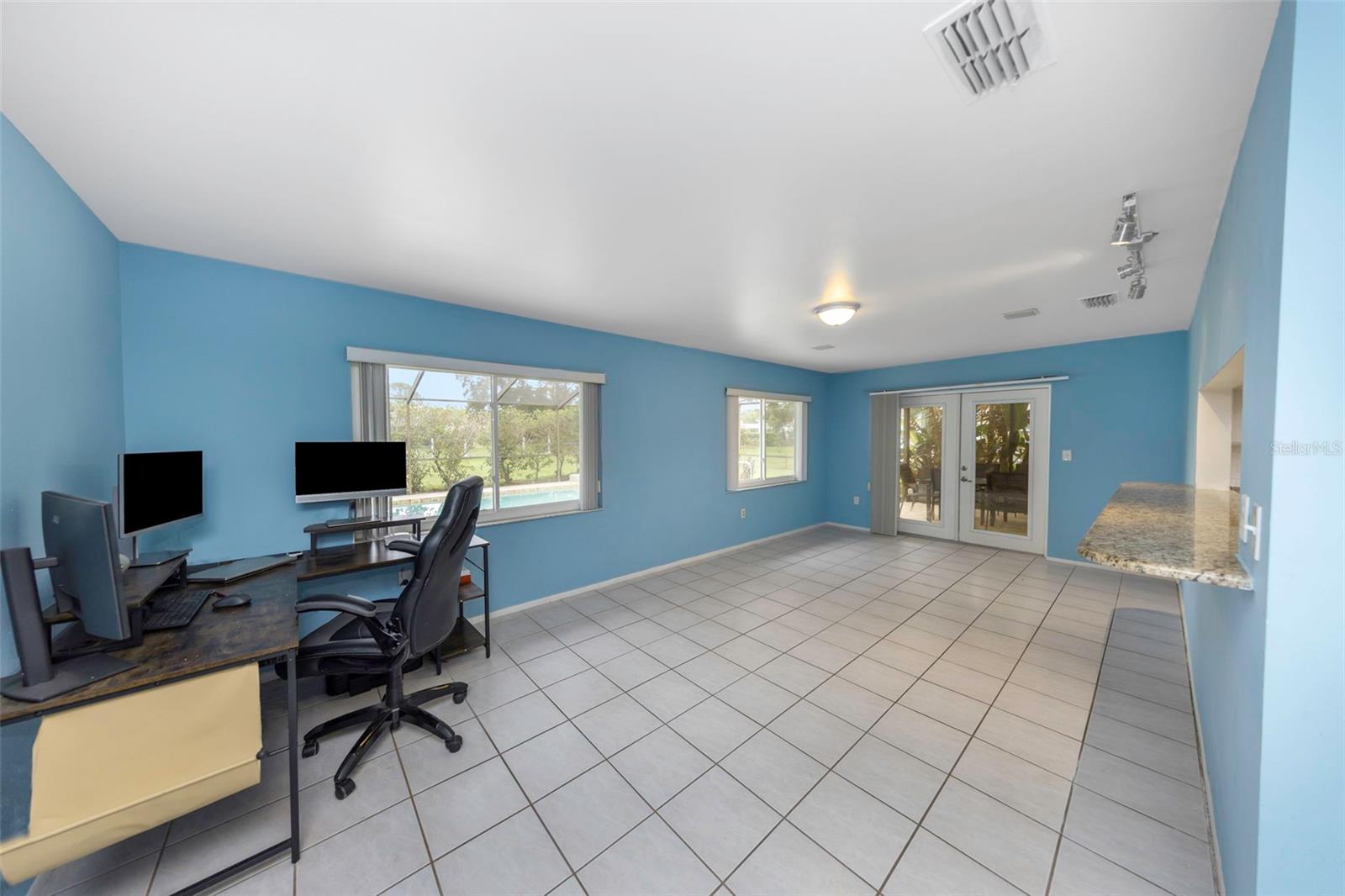 9237 AMAZON DR — photo 15