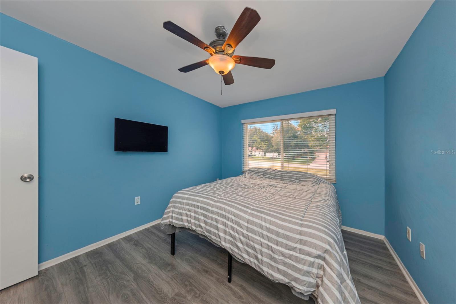 9237 AMAZON DR — photo 10