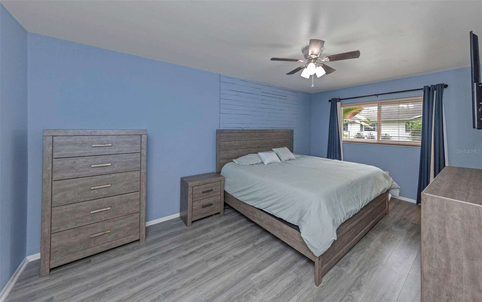 9237 AMAZON DR — photo 7