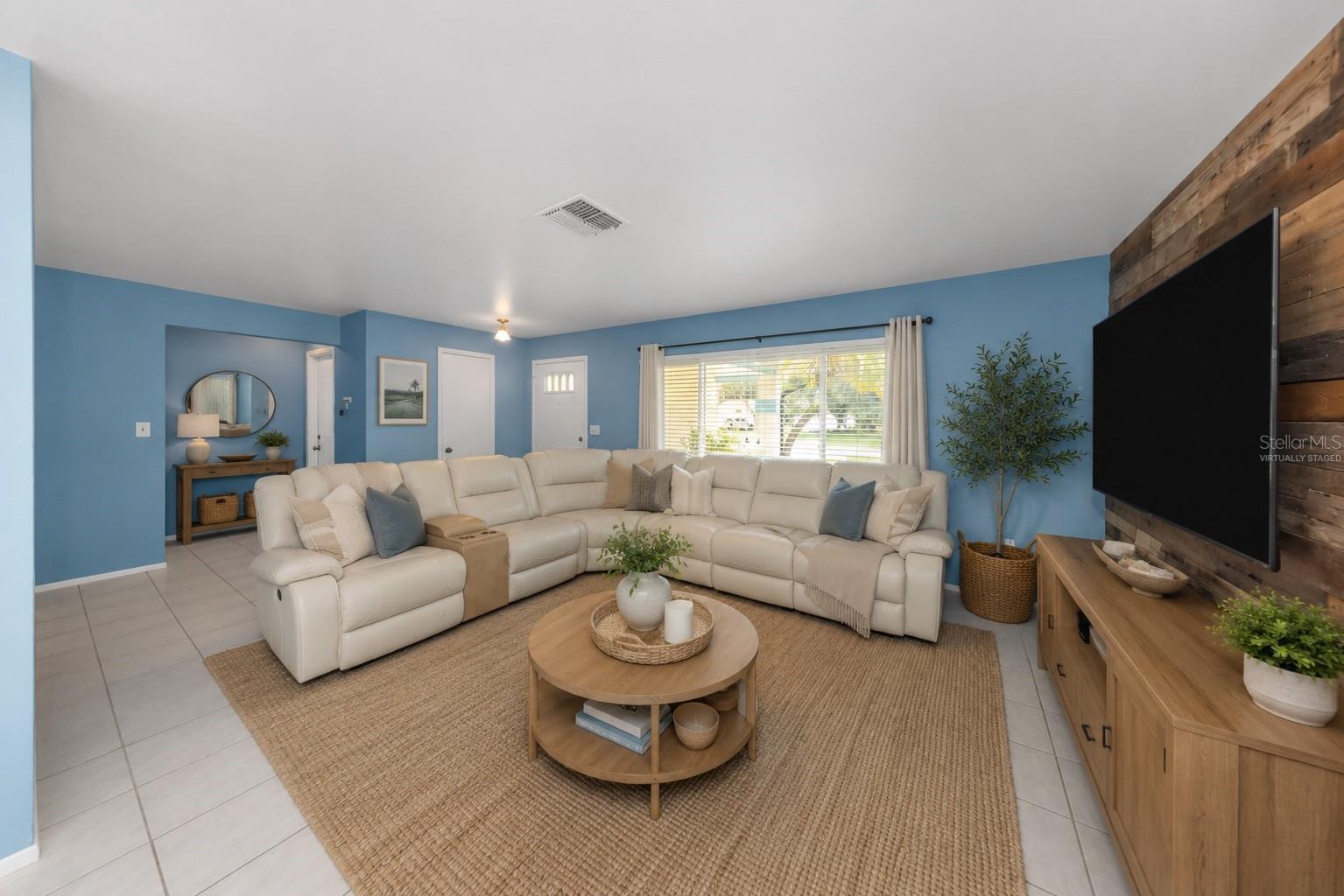 9237 AMAZON DR — photo 2