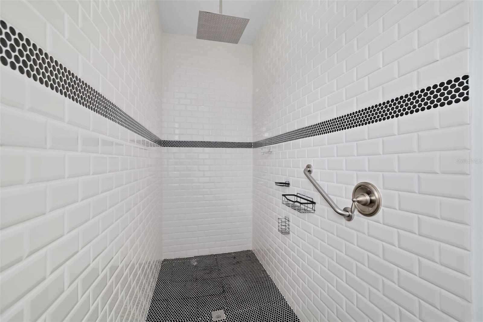 4524 RIVERWOOD AVE — photo 34