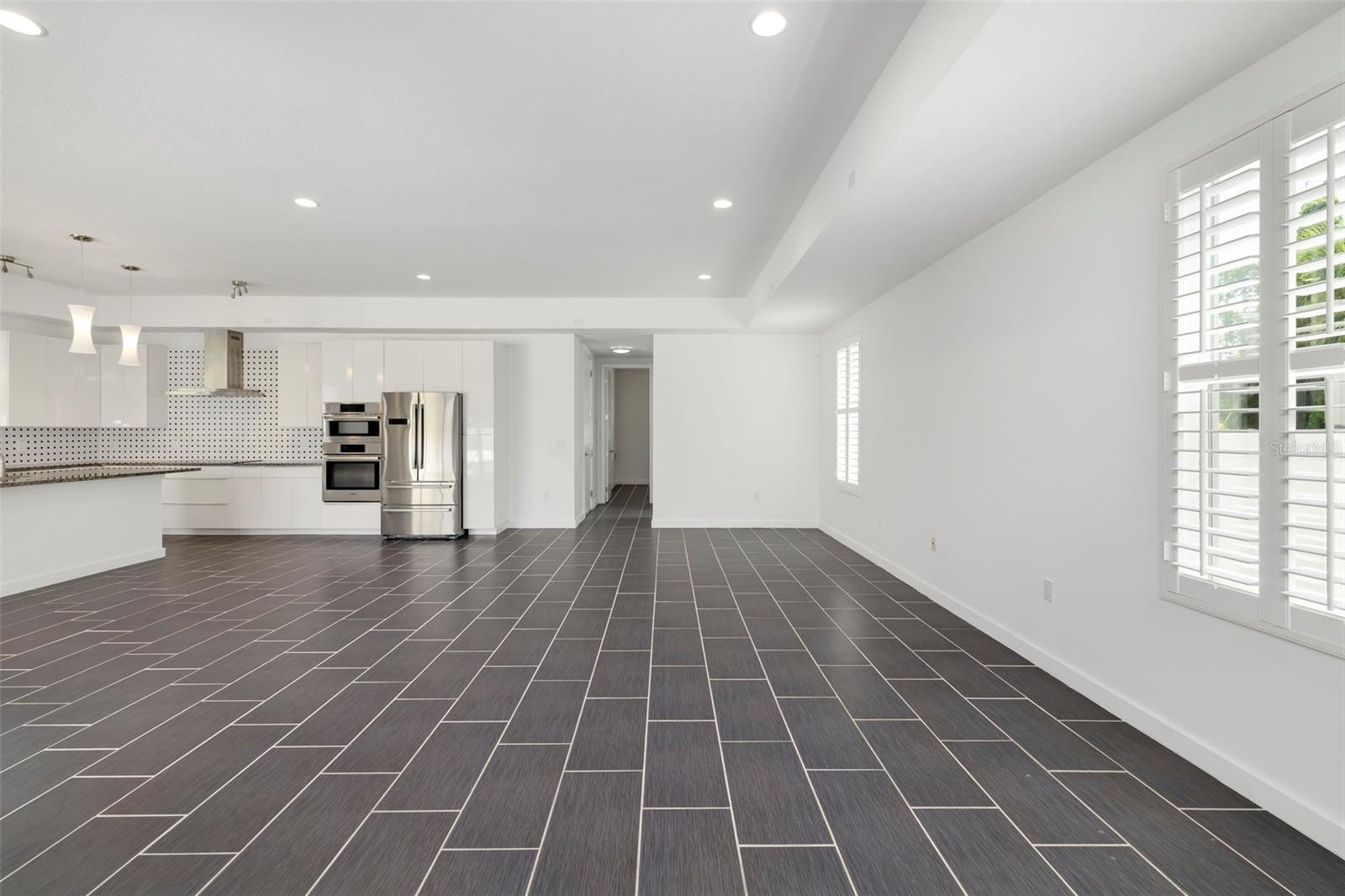 4524 RIVERWOOD AVE — photo 11