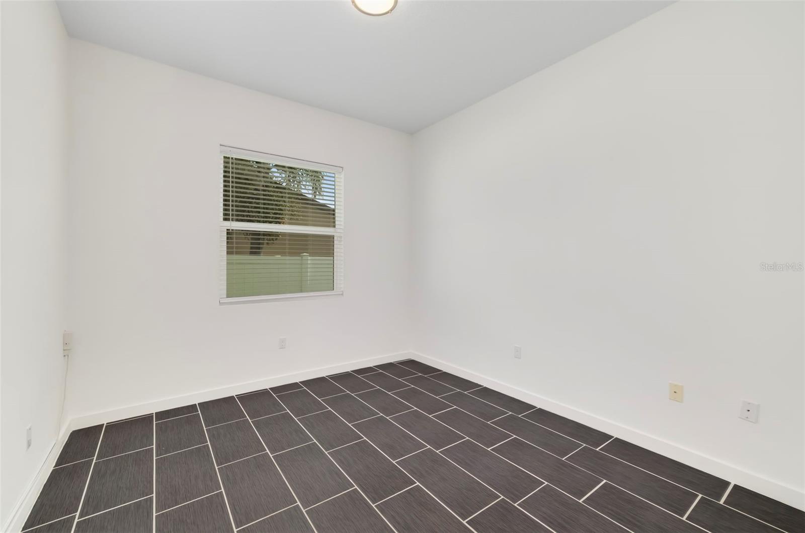 4524 RIVERWOOD AVE — photo 35