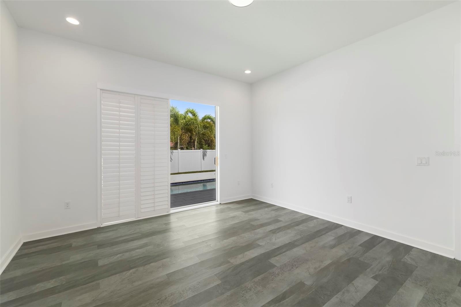 4524 RIVERWOOD AVE — photo 30