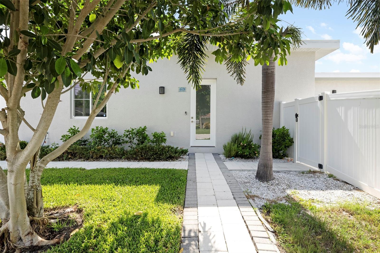 4524 RIVERWOOD AVE — photo 47