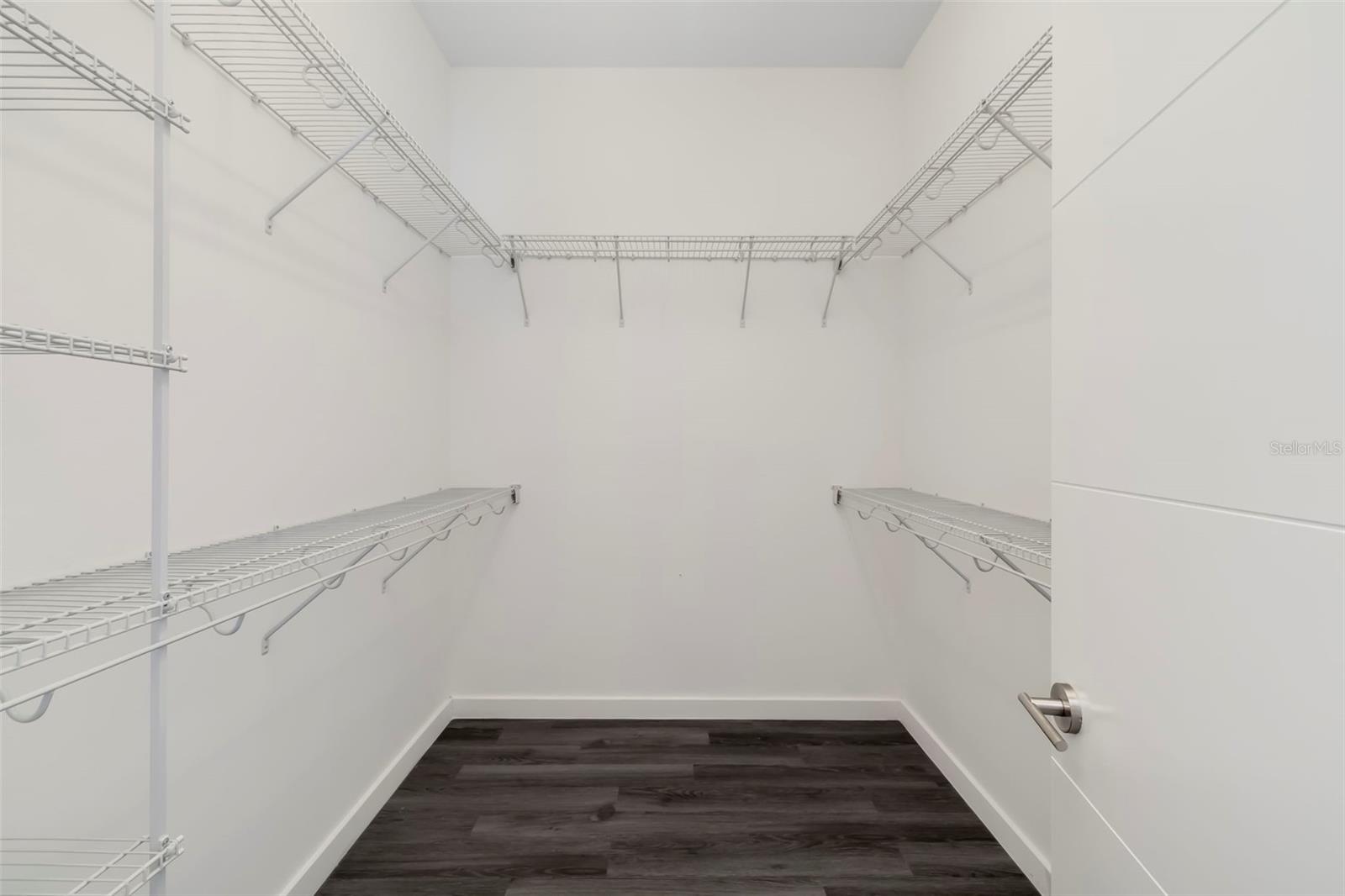 4524 RIVERWOOD AVE — photo 33