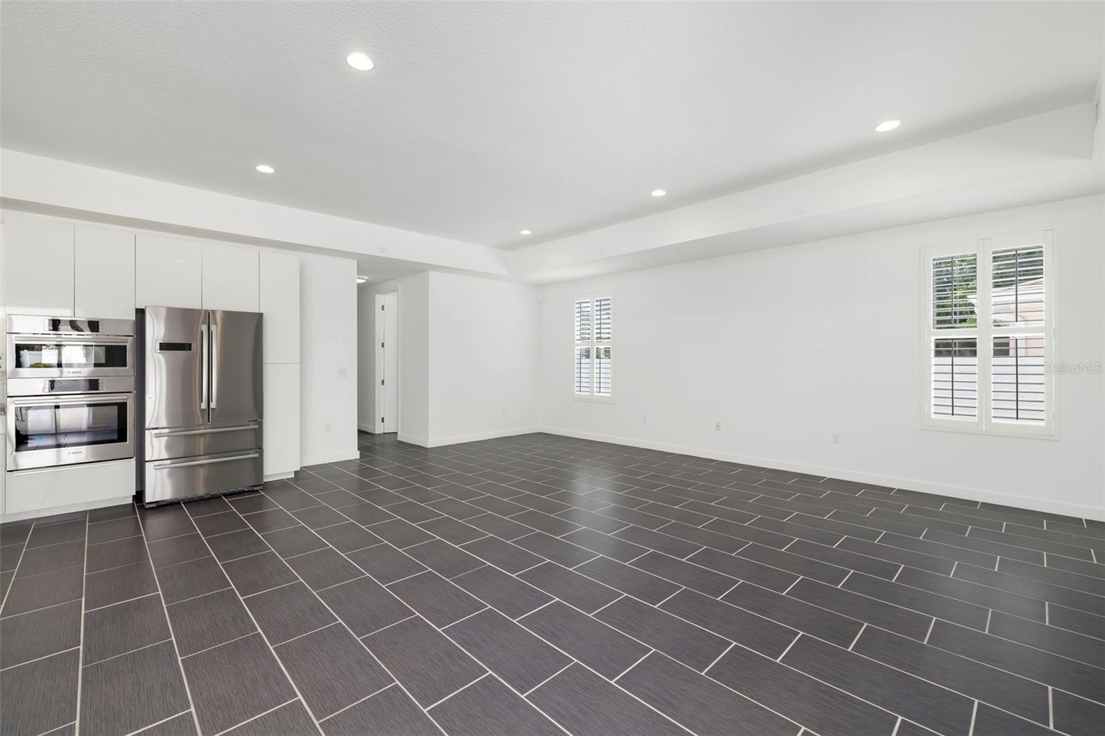 4524 RIVERWOOD AVE — photo 12