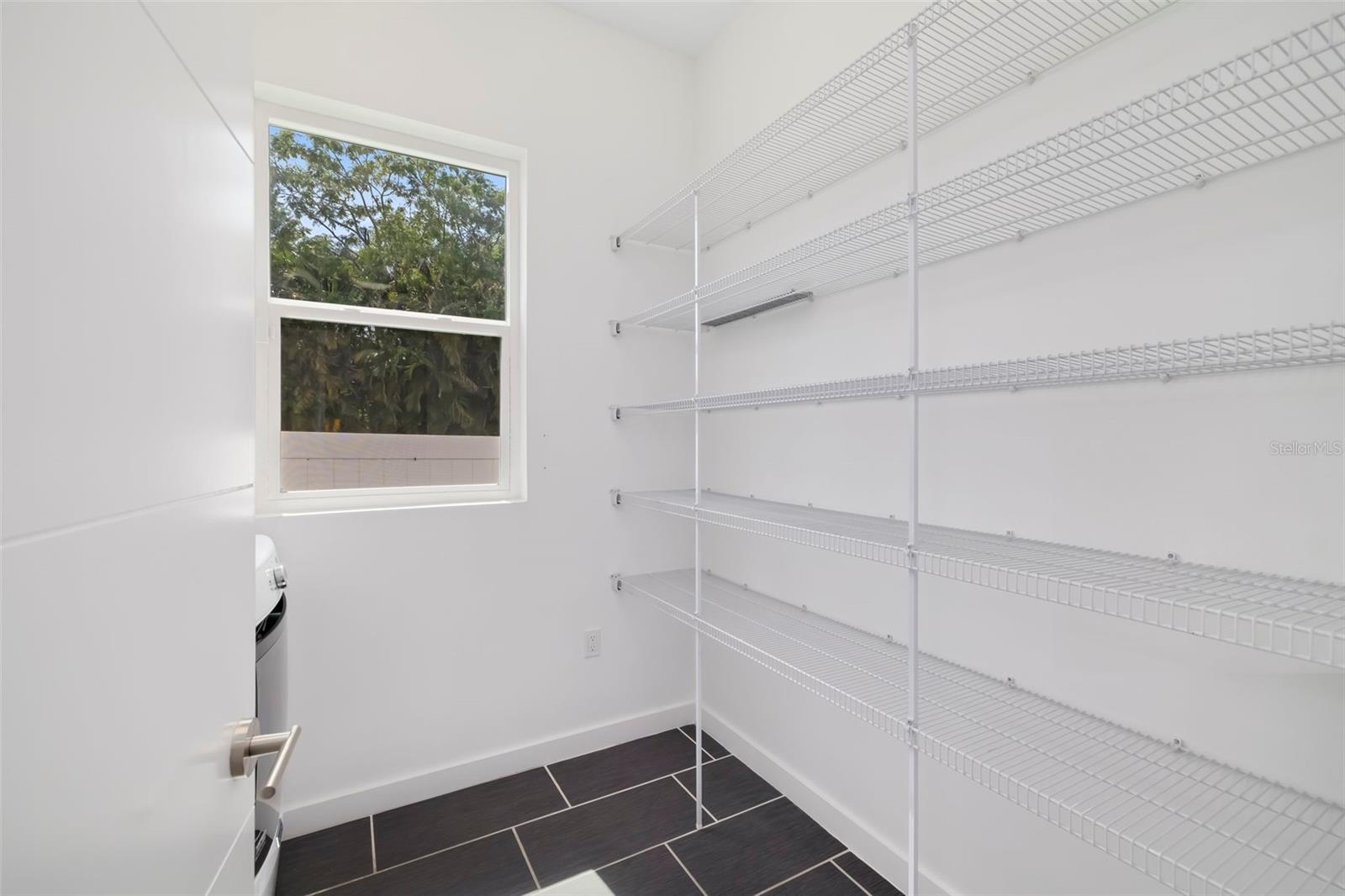 4524 RIVERWOOD AVE — photo 37