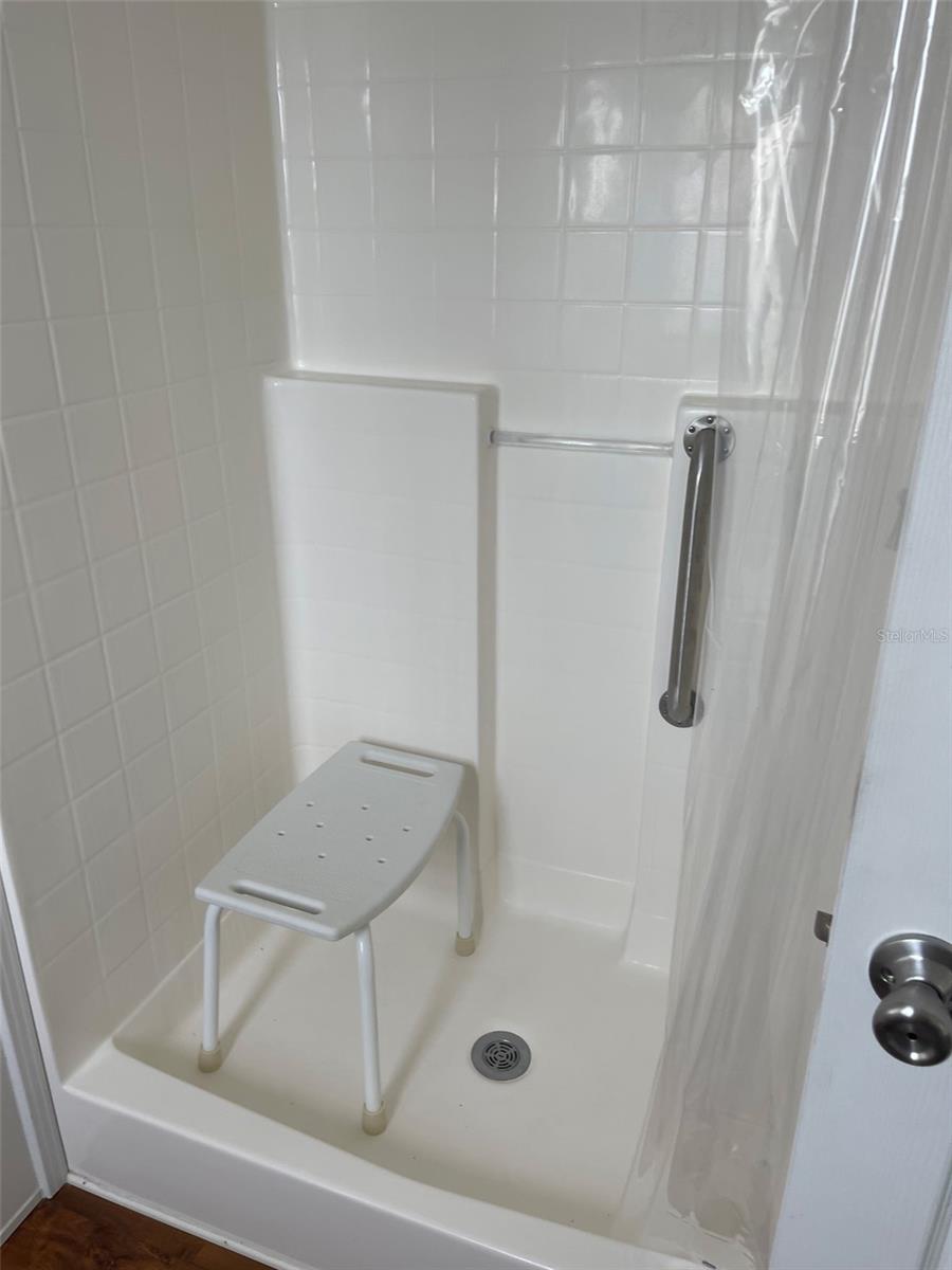 3301 DOREEN DR — photo 8