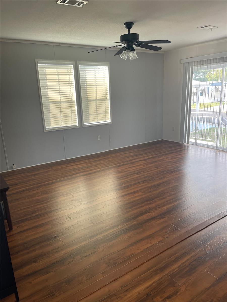 3301 DOREEN DR — photo 2