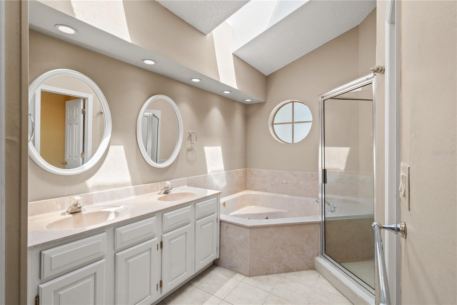 6005 FAIRWAY PALMS CT — photo 27