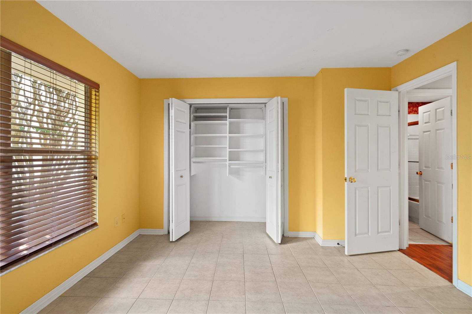 6005 FAIRWAY PALMS CT — photo 33