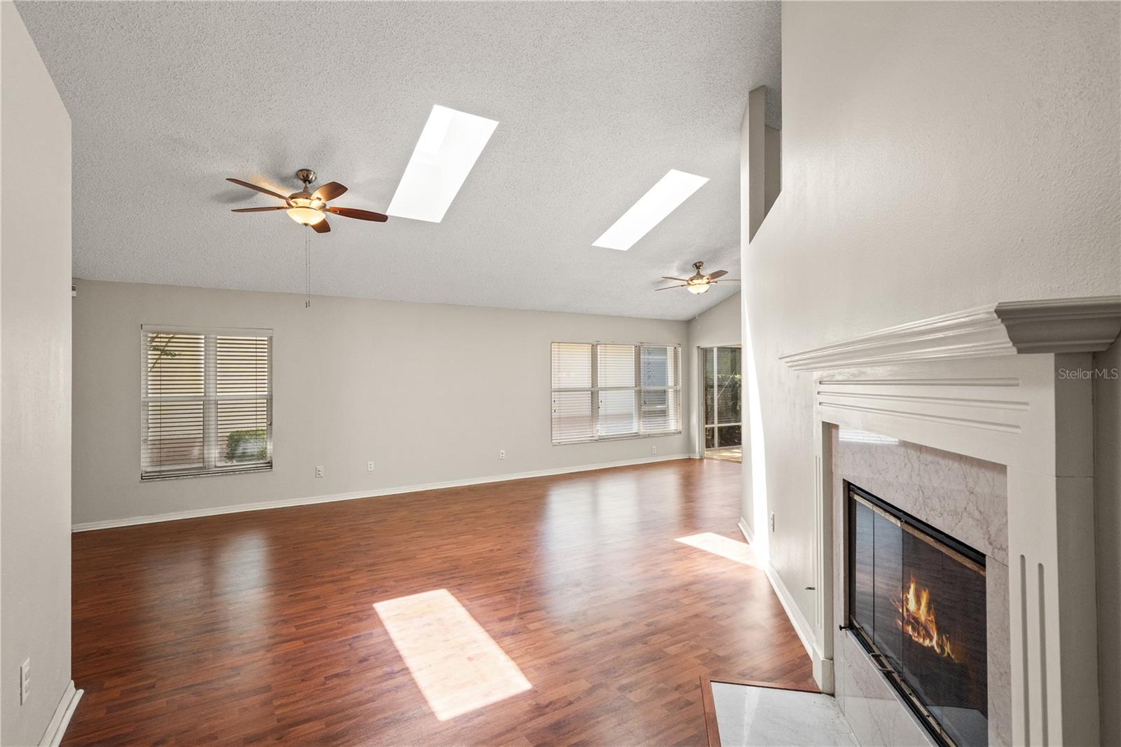 6005 FAIRWAY PALMS CT — photo 9