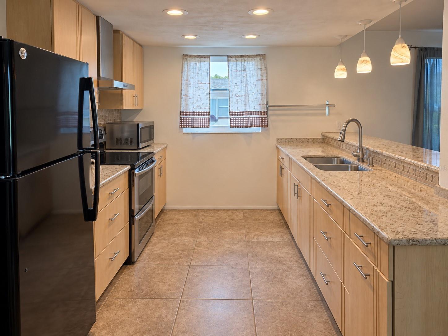 6123 HALIFAX DR — photo 14