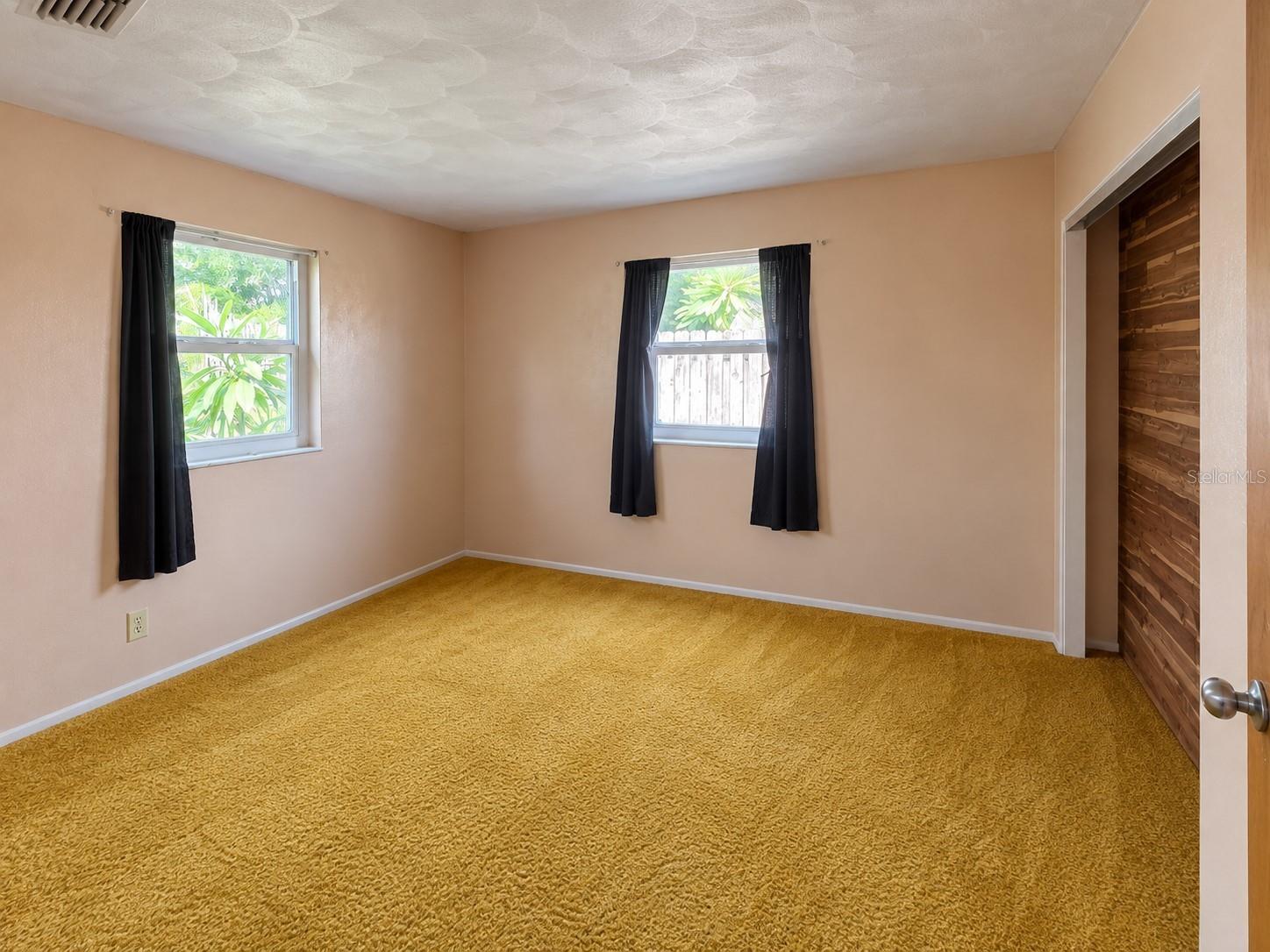 6123 HALIFAX DR — photo 11
