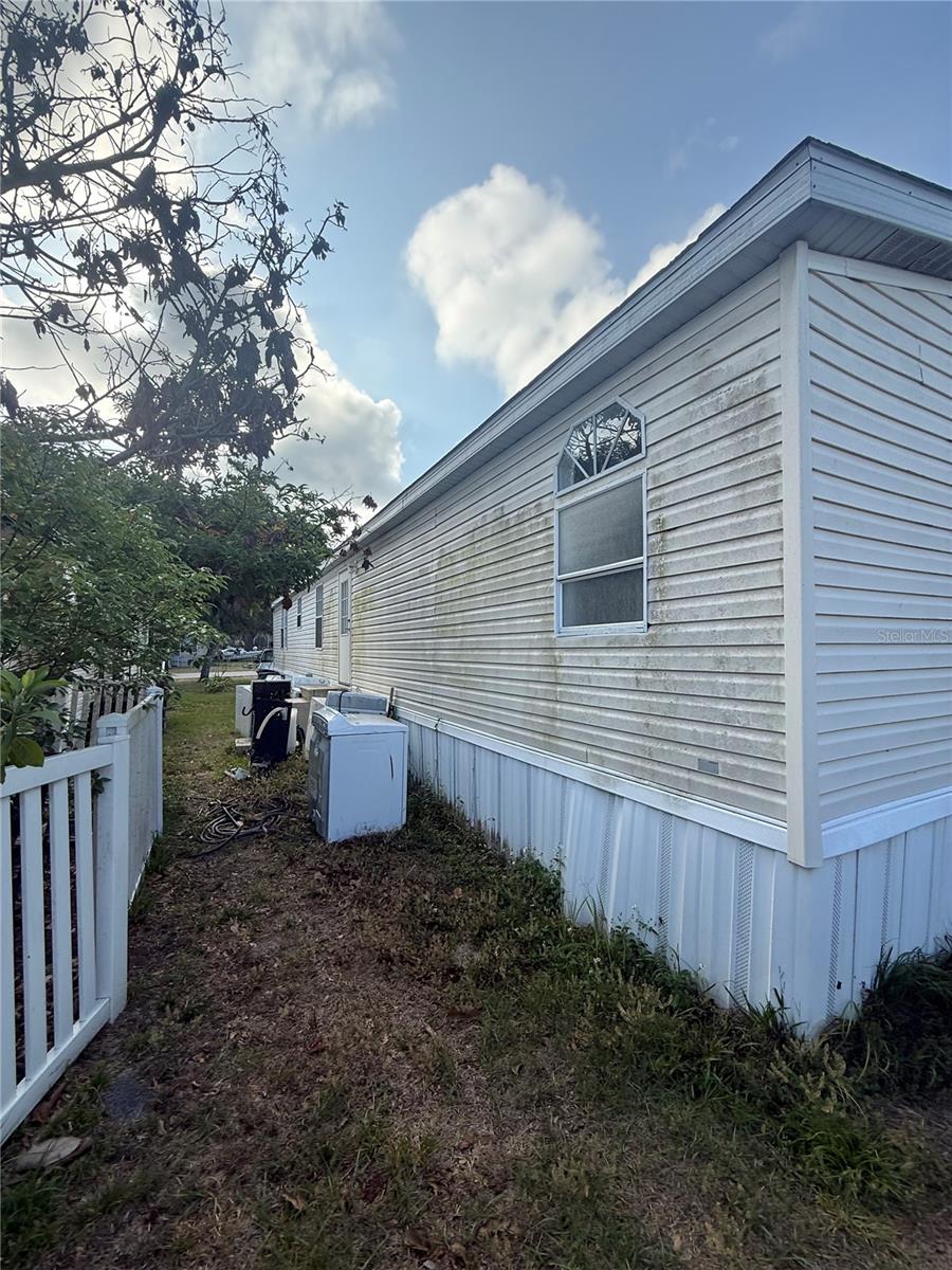 4439 AUTUMN PALM DR — photo 5