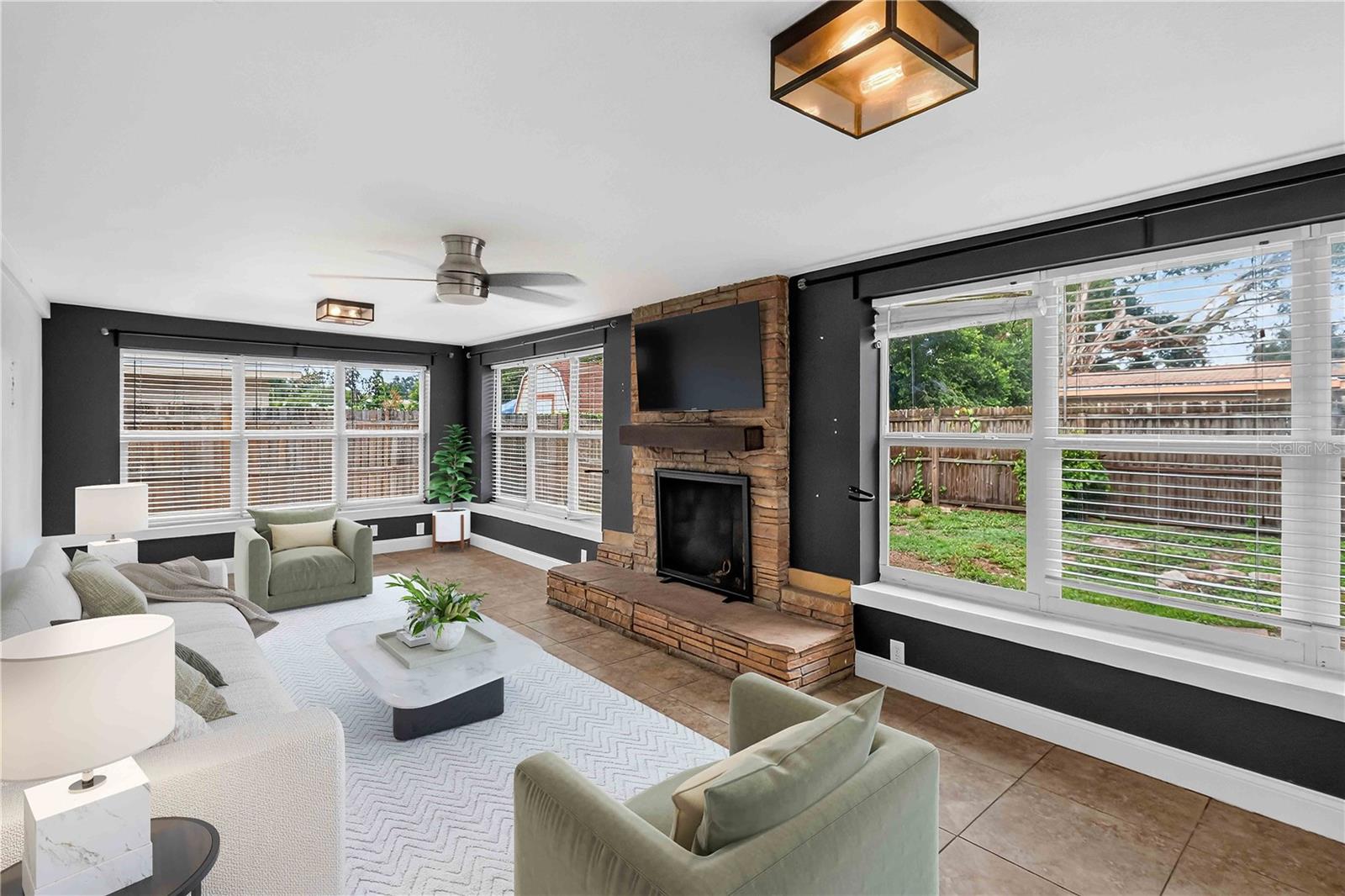 2125 N HERCULES AVE — photo 9
