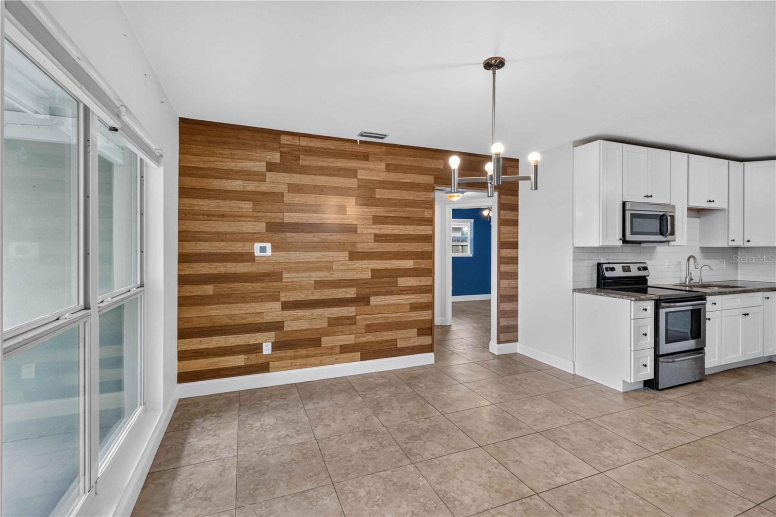 2125 N HERCULES AVE — photo 6