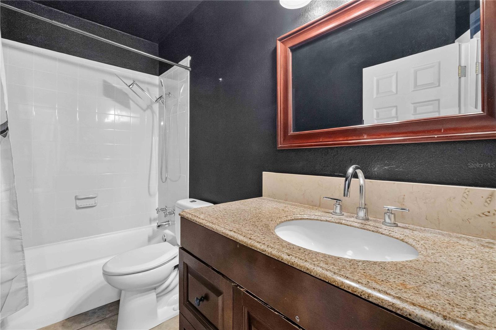 2125 N HERCULES AVE — photo 18