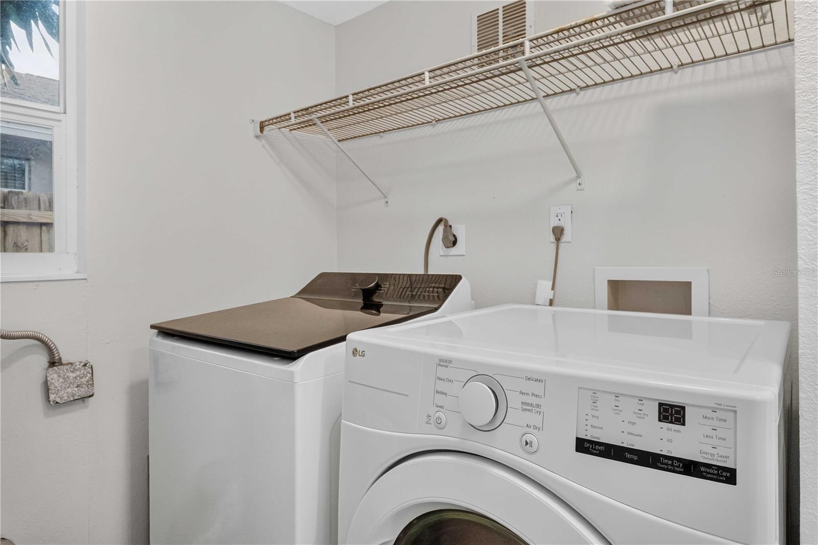 2125 N HERCULES AVE — photo 20