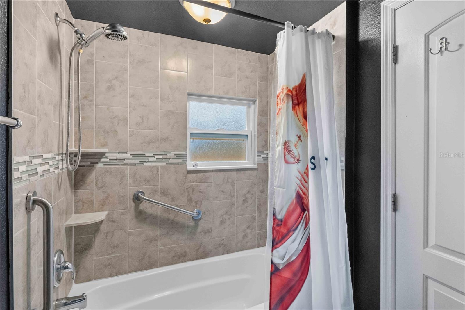 2125 N HERCULES AVE — photo 16