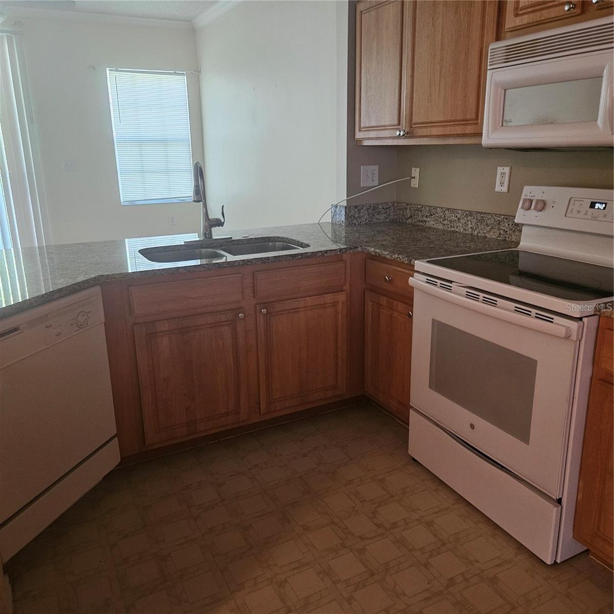 5500 BENTGRASS DR #6-112 — photo 5