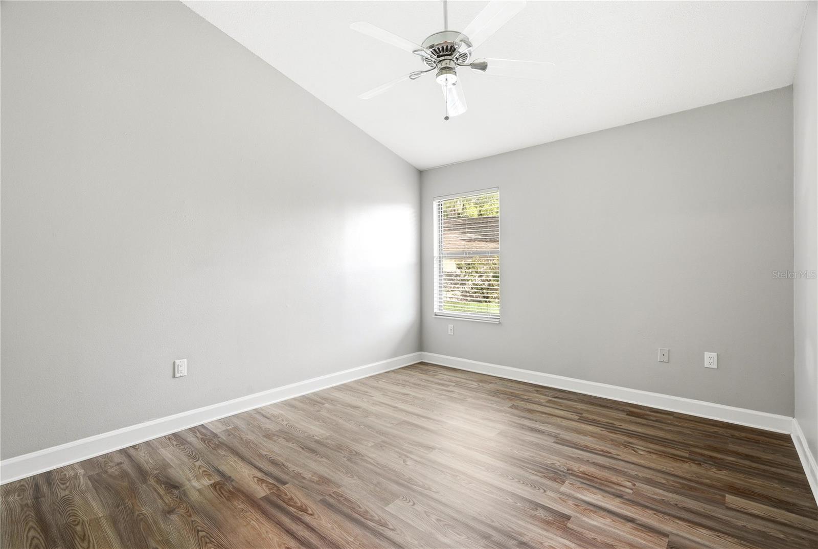 664 CHANNING DR — photo 28