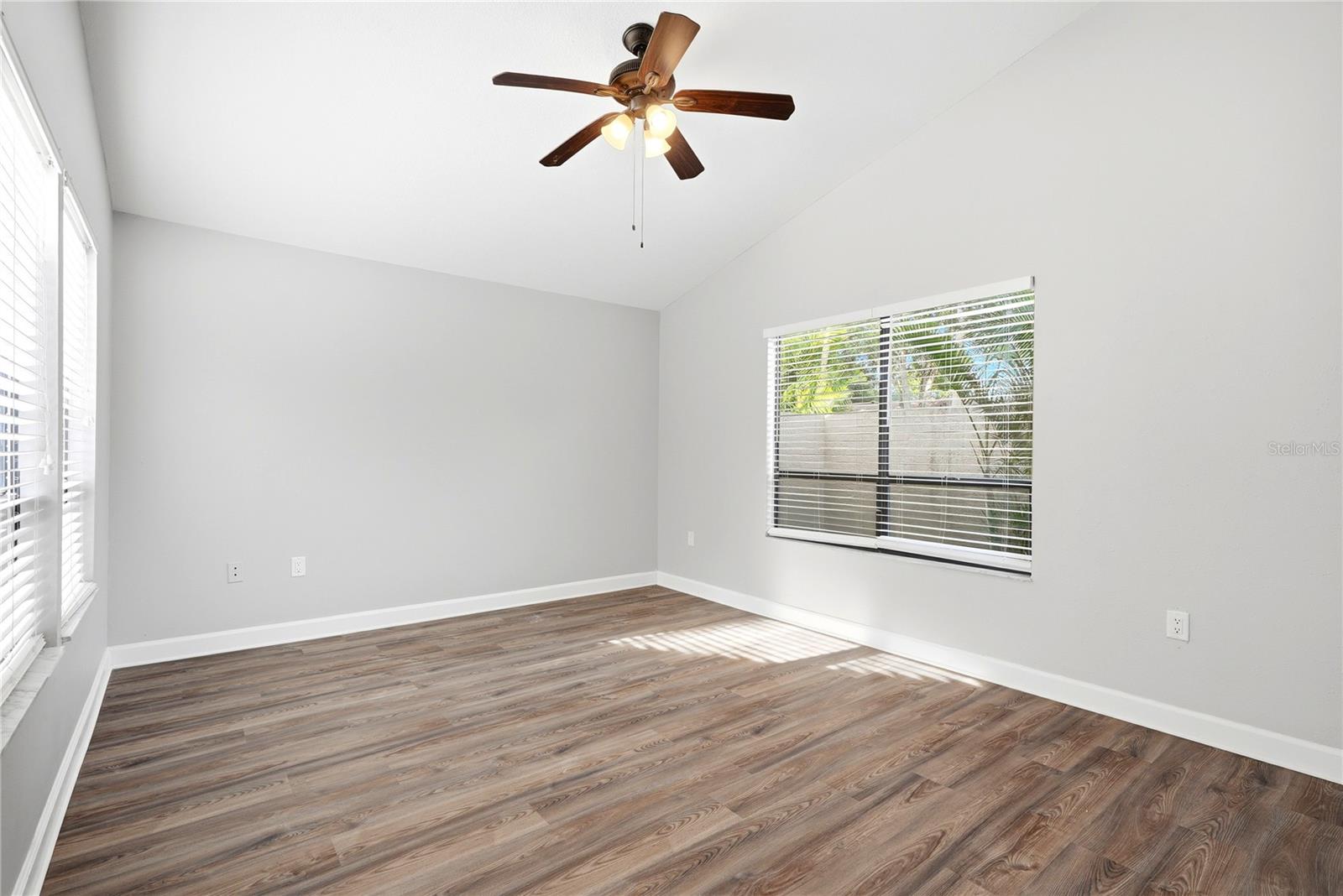 664 CHANNING DR — photo 16