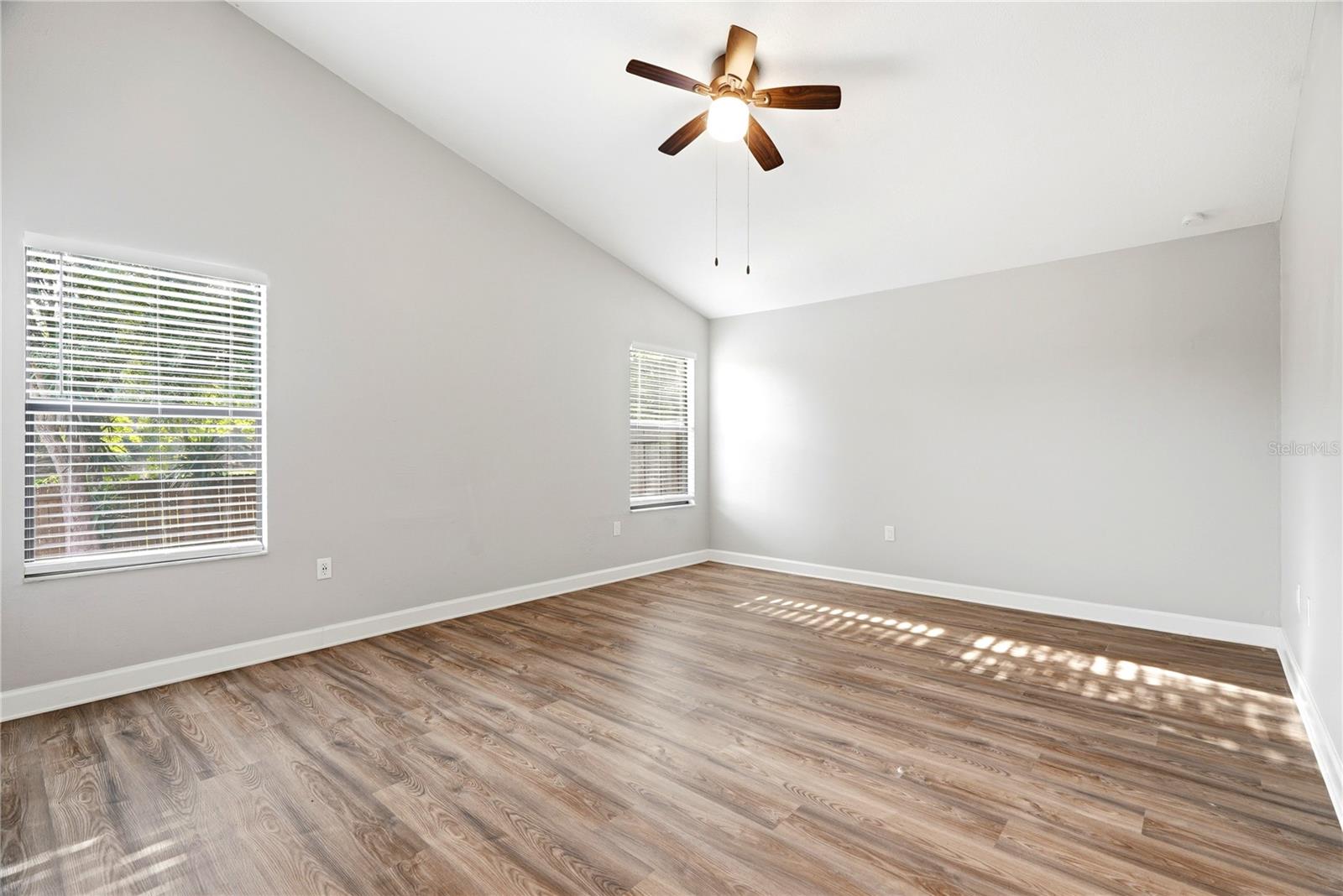 664 CHANNING DR — photo 19