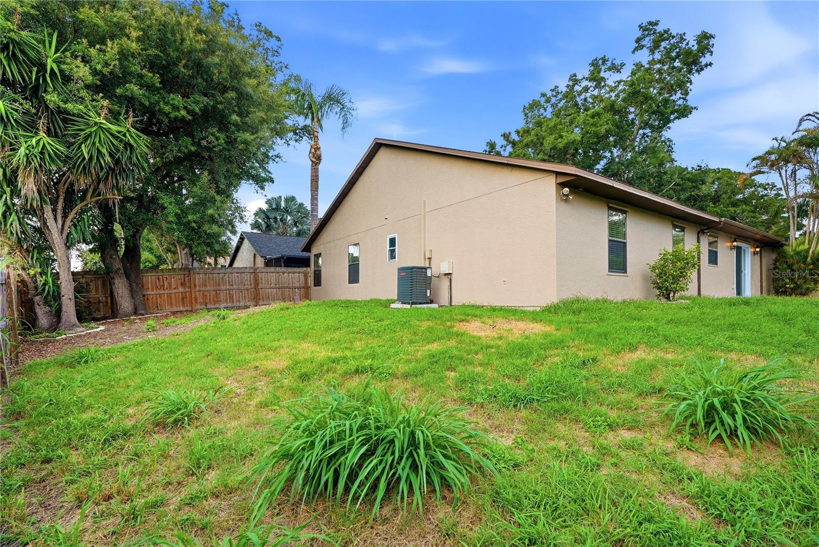 664 CHANNING DR — photo 37