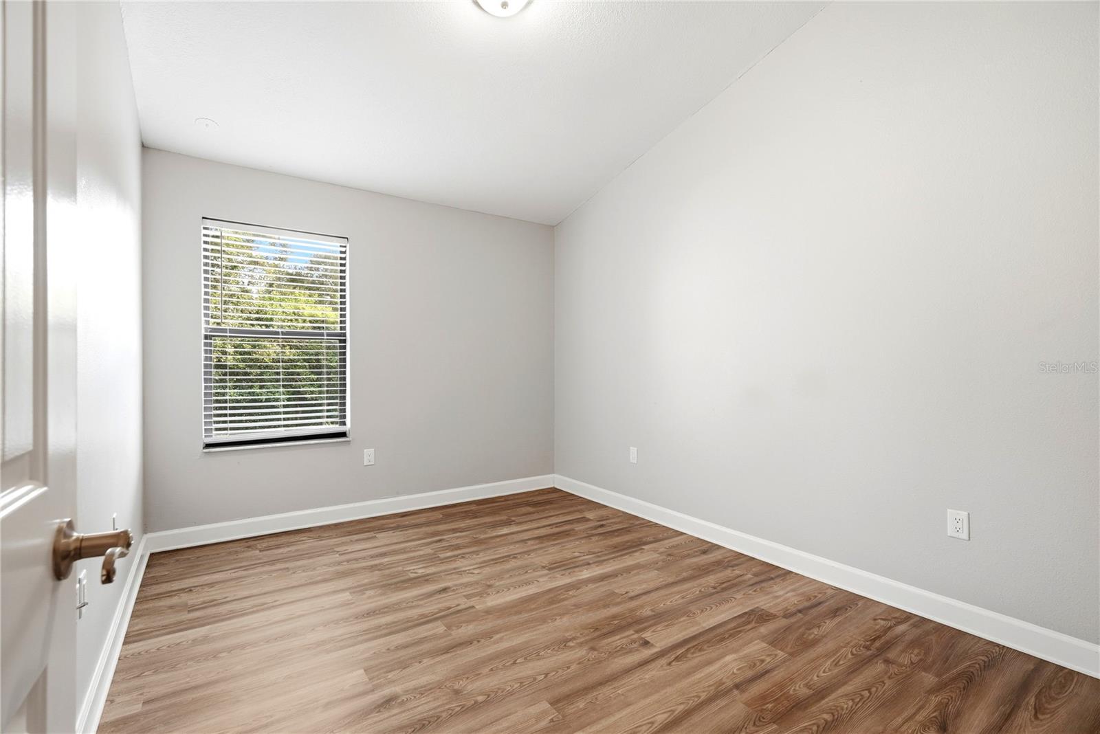 664 CHANNING DR — photo 24