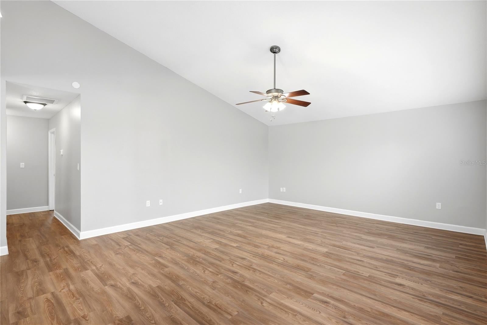 664 CHANNING DR — photo 11