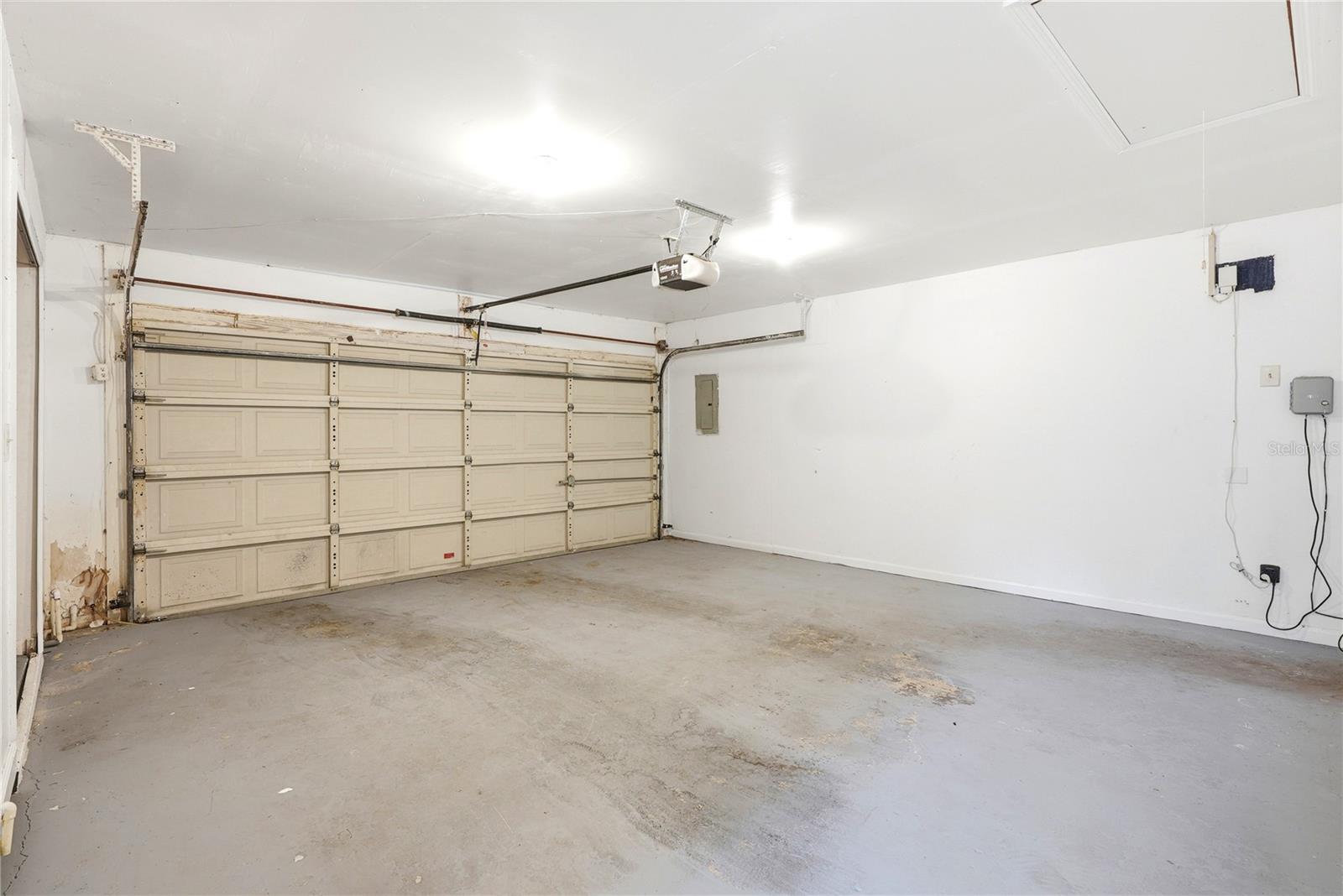 664 CHANNING DR — photo 31