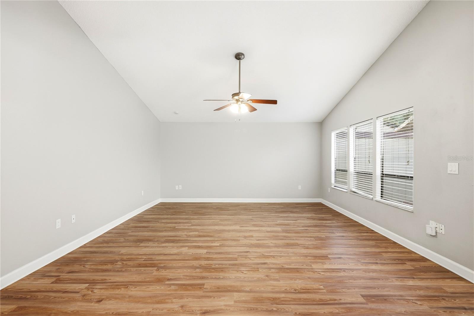 664 CHANNING DR — photo 13