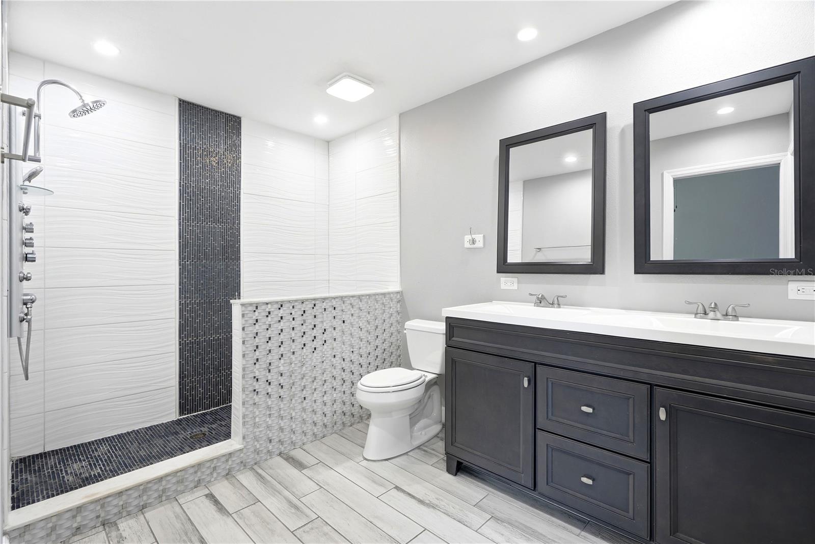 664 CHANNING DR — photo 22