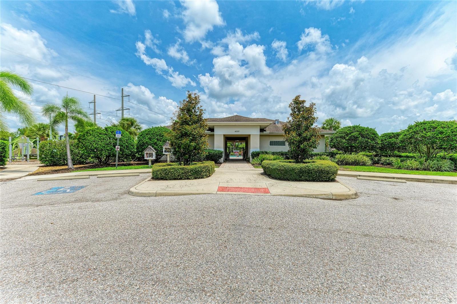 4546 LINDEVER LN — photo 44