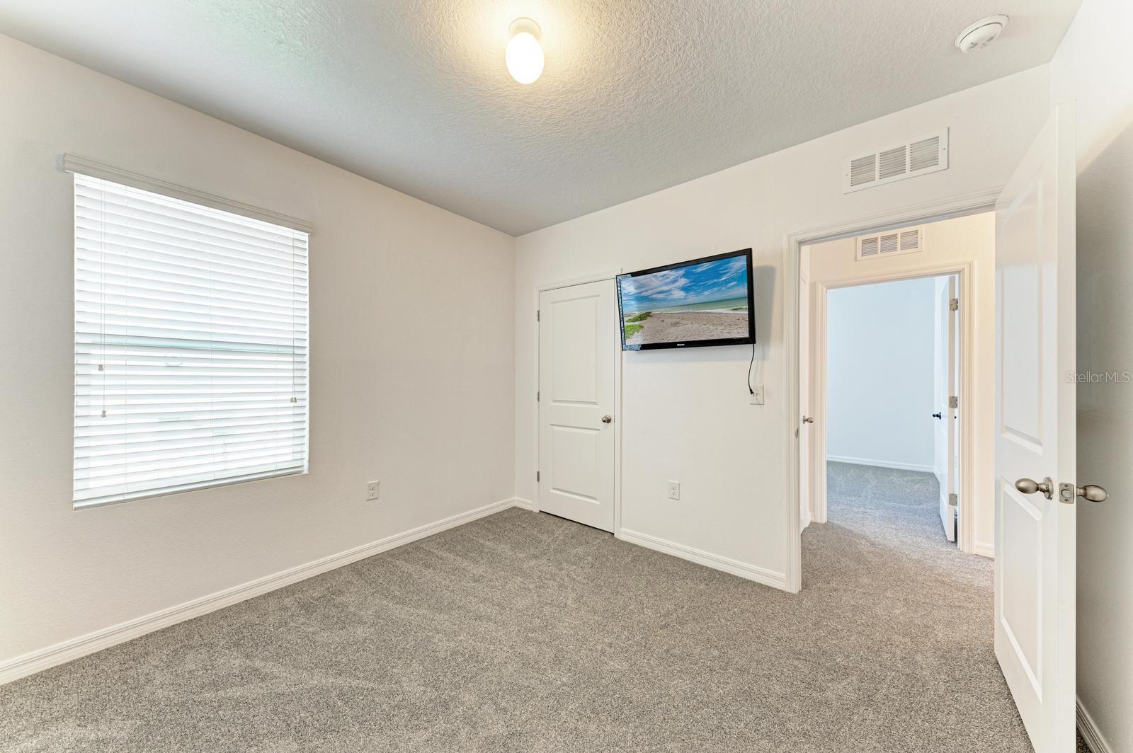 4546 LINDEVER LN — photo 34