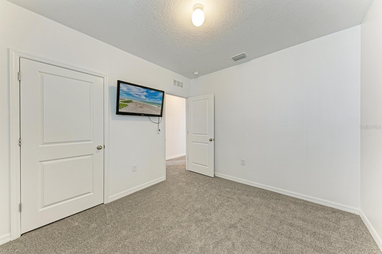 4546 LINDEVER LN — photo 35