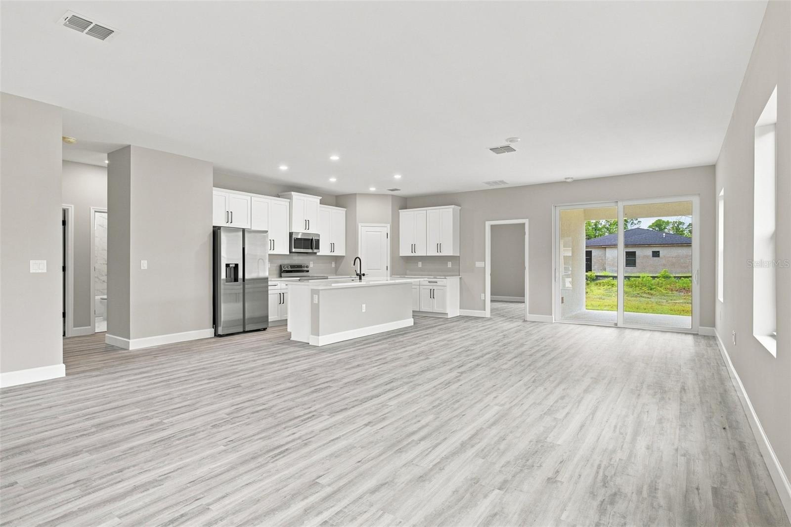 8211 ELKENBERRY AVE — photo 8