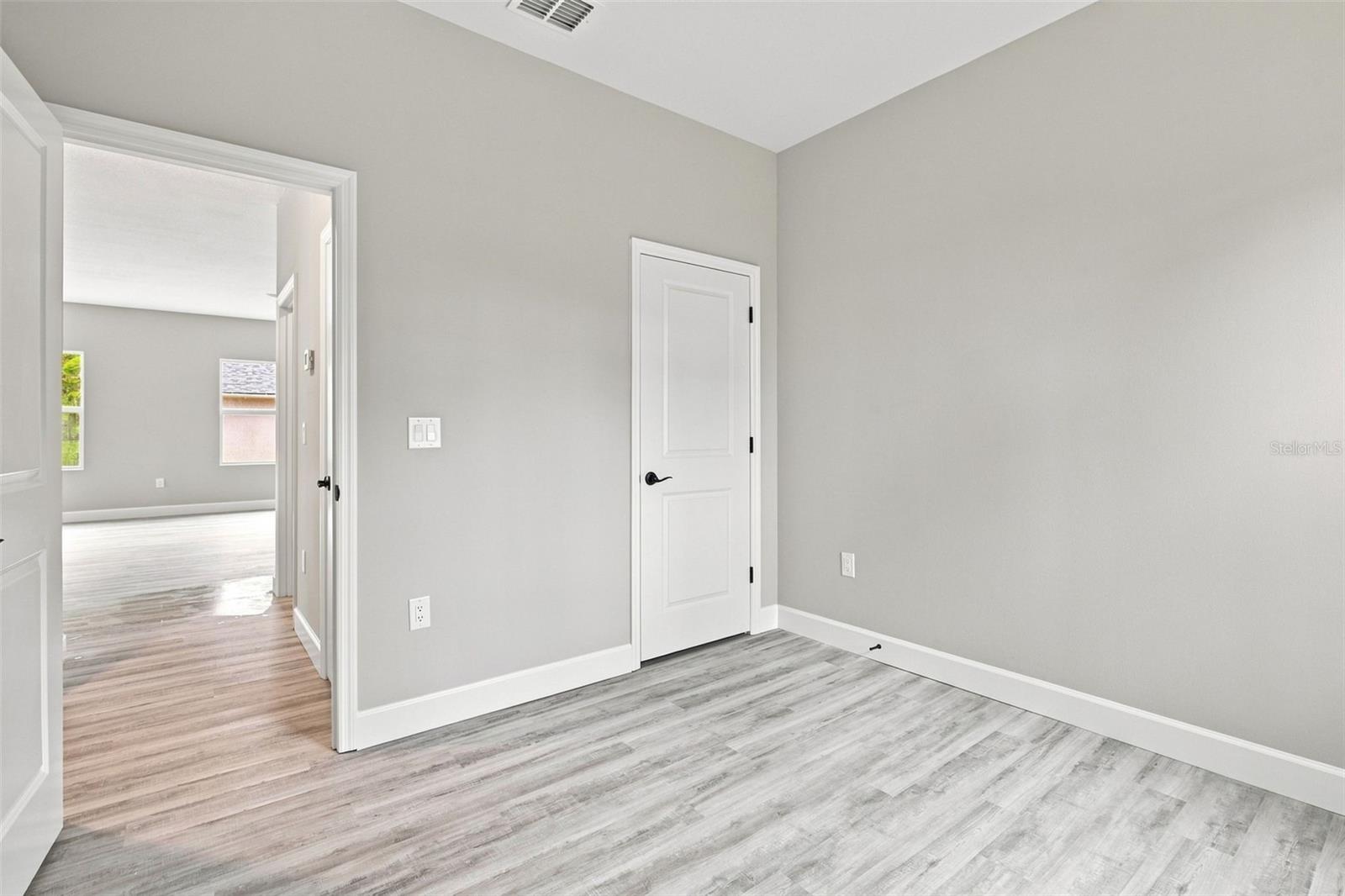 8211 ELKENBERRY AVE — photo 24