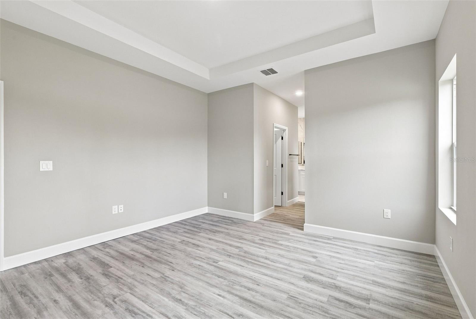 8211 ELKENBERRY AVE — photo 15